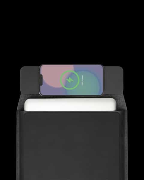 Magnetic Charging Laptop