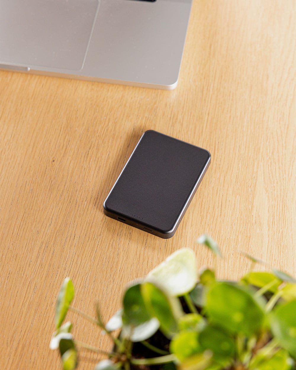 Magnetic 5000 mAh Wireless Powerbank